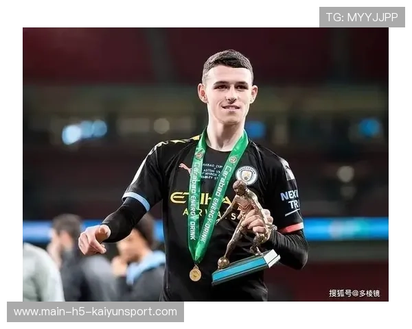 福登的盘带行为常常迫使对方后卫做出失位,福登身材 福登的盘带行为常常迫使对方后卫做出失位,福登身材